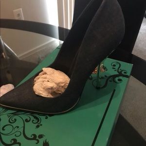 Denim pump